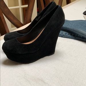 Steve madden black wedges